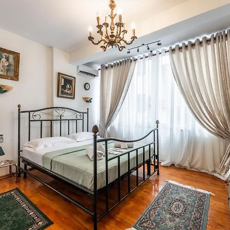 Vintage And Warm 2Br Apartament In Тирана Экстерьер фото
