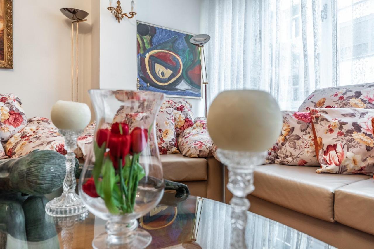 Vintage And Warm 2Br Apartament In Тирана Экстерьер фото