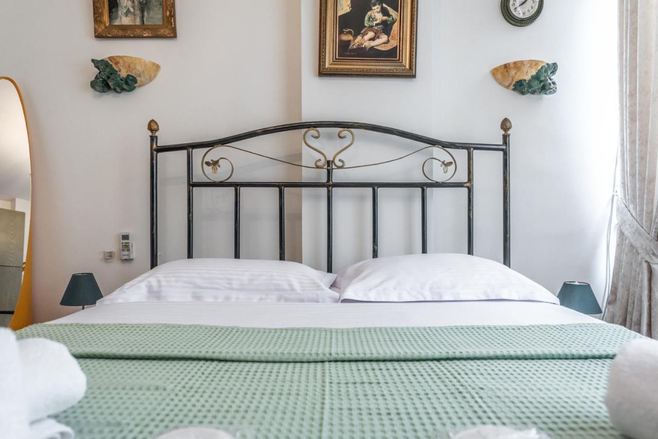 Vintage And Warm 2Br Apartament In Тирана Экстерьер фото