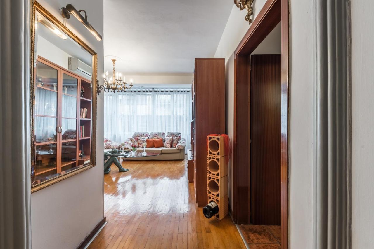 Vintage And Warm 2Br Apartament In Тирана Экстерьер фото